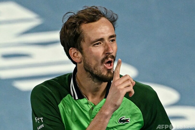 メドベージェフ「誇らしい」 ズベレフに逆転勝ちで決勝進出 全豪OP