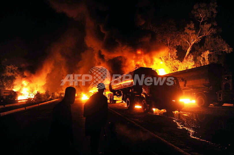 タリバンがパキスタンでNATOの燃料輸送車を襲撃、1週間で4度目