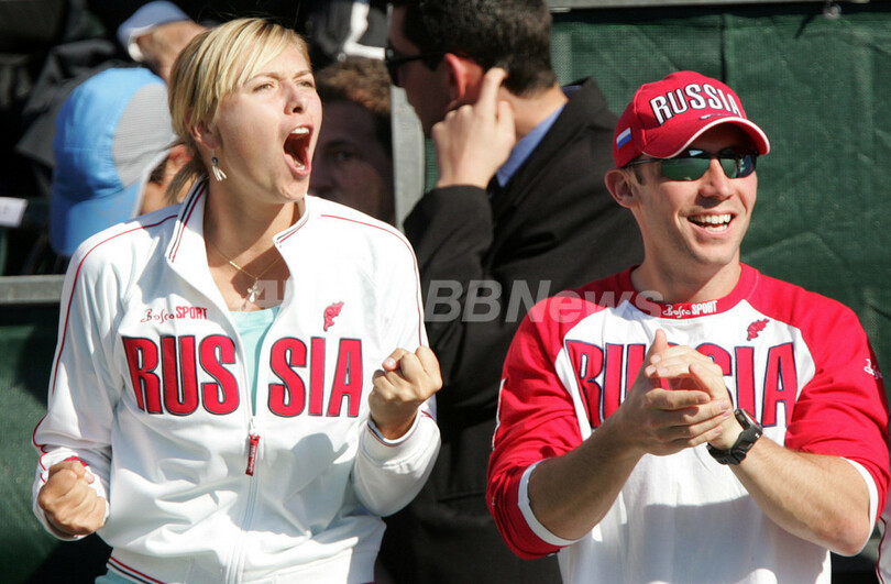 ロシア 第4試合でチャクベターゼが勝利しワールドグループ準決勝進出