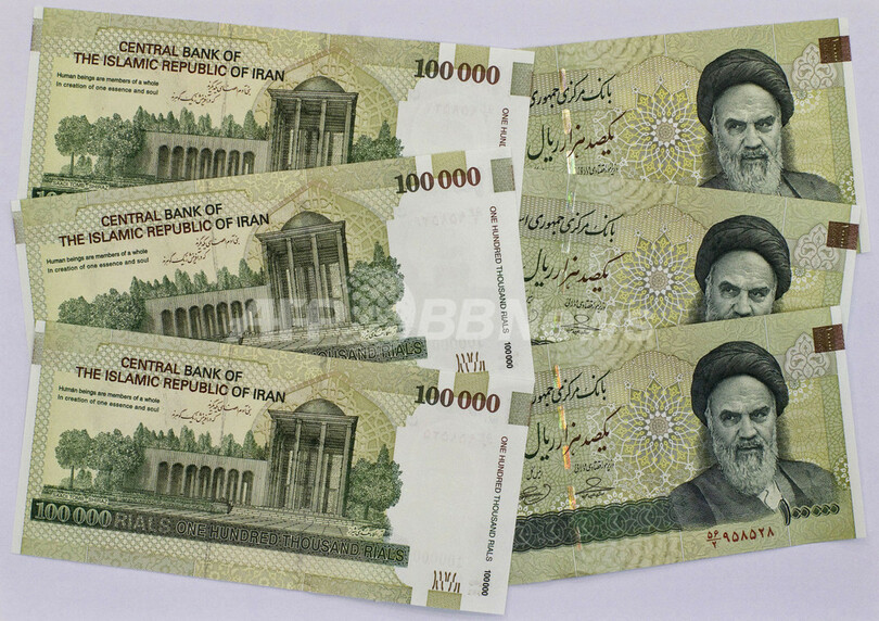 イランがデノミ発表、通貨約1万分の1に