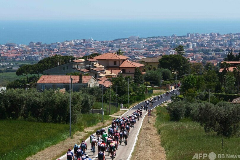 【今日のジロ】ミランが集団スプリント制し第2ステージ優勝