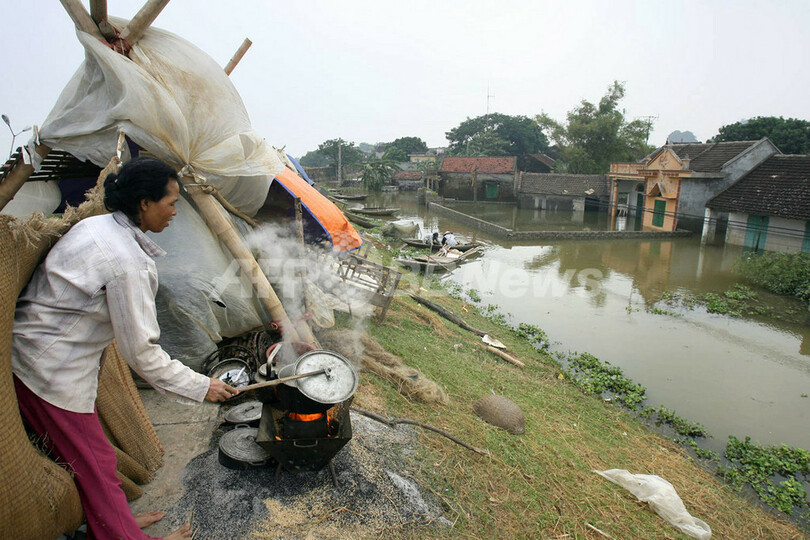 ベトナム、台風14号の被災地で食糧不足が深刻化