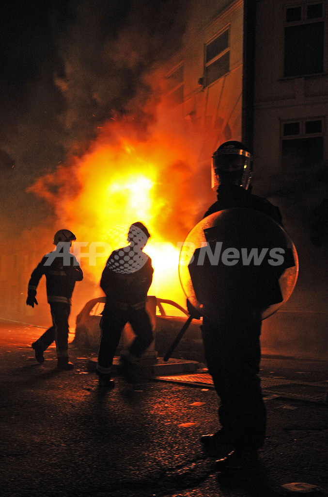 英ロンドンの暴動、市内各地に火の手 バーミンガムやリバプールにも飛び火