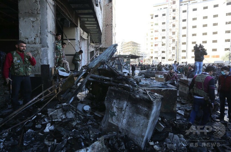 IS爆弾攻撃で71人死亡、シリアのシーア派霊廟近くで