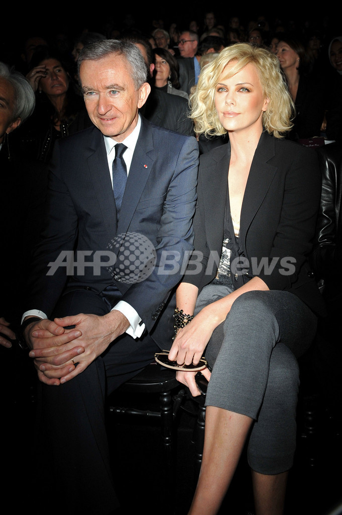 ＜10/11年秋冬パリコレクション＞ディオールのショーにはC・セロン