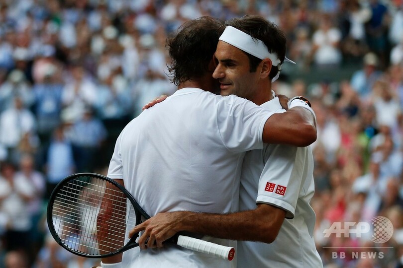 フェデラー「最高の試合」、ナダル下してウィンブルドン決勝へ