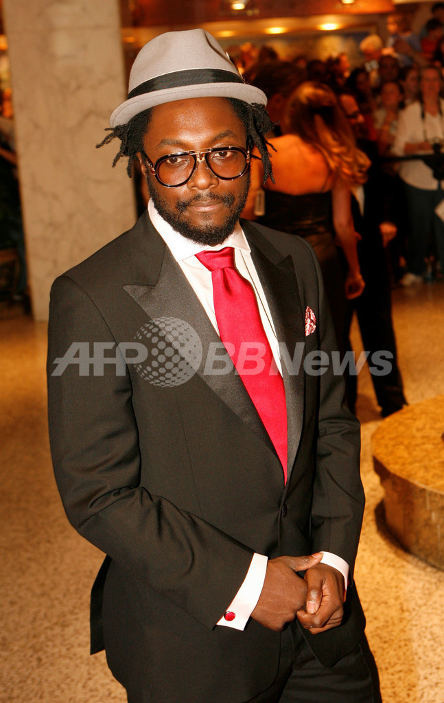 ホワイトハウス記者会の夕食会、セレブが集う