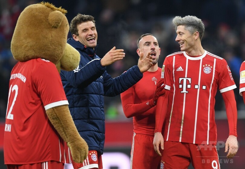 復帰のミュラーが2アシスト、バイエルンが快勝で2位との差広げる