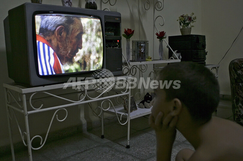 カストロ前議長の映像公開、引退後初