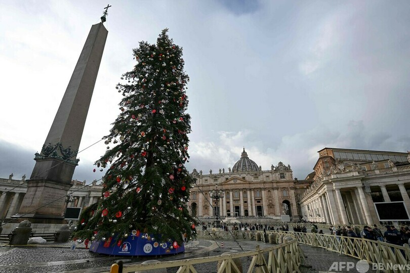 バチカンのクリスマスツリー点灯