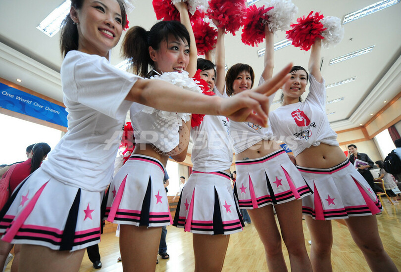 北京五輪のチアリーダー隊、本場NFLメンバーの指導で特訓