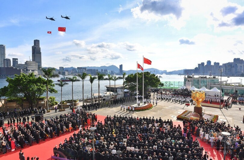 香港返還20年の記念式典、新行政長官が宣誓 習主席は強硬姿勢