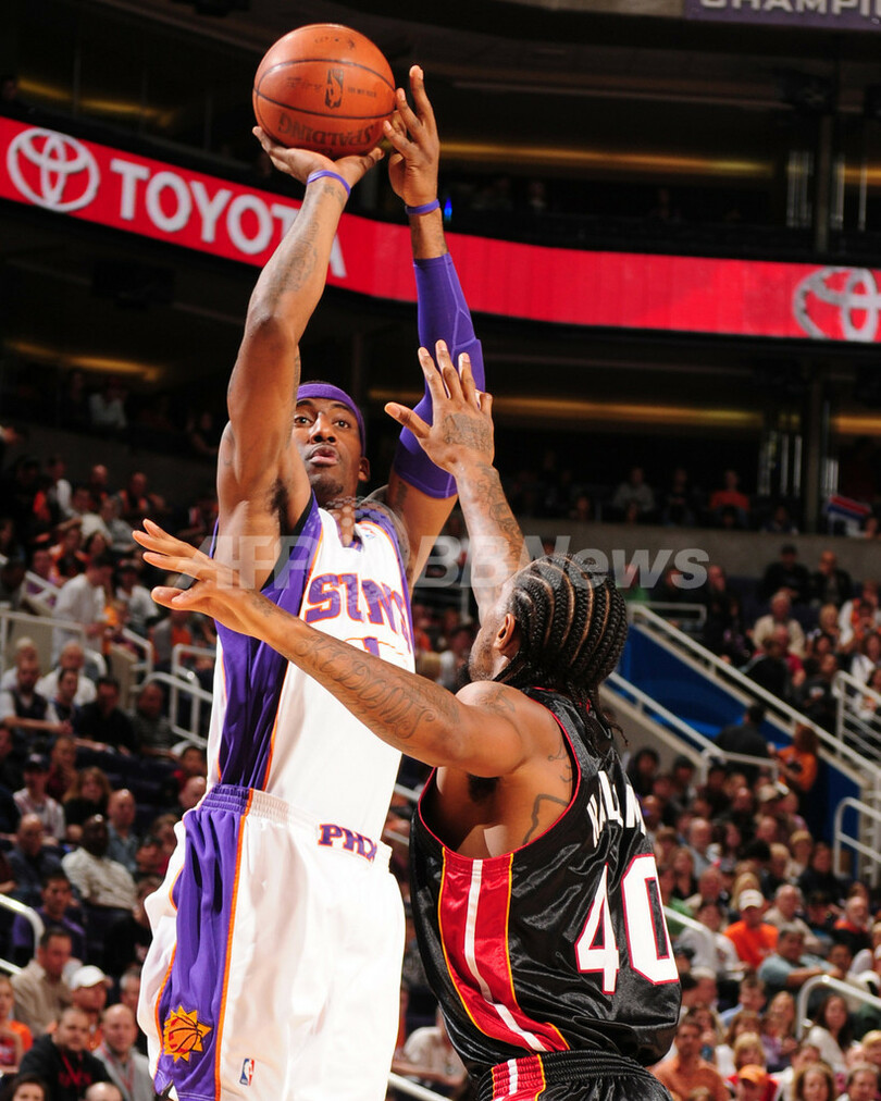 ヒート ウェイドの活躍でサンズに勝利