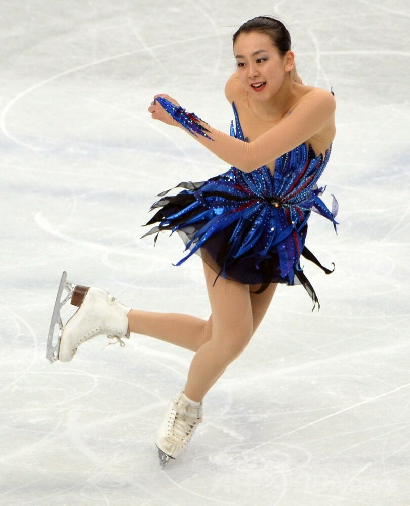 女子シングルで優勝した浅田真央、世界フィギュア 