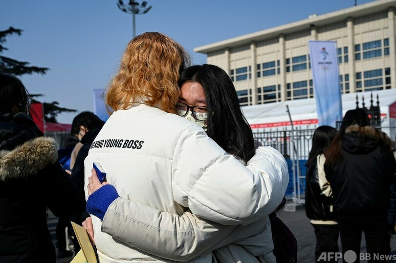 中国の羽生結弦ファン、会場外でフリーの演技見守る