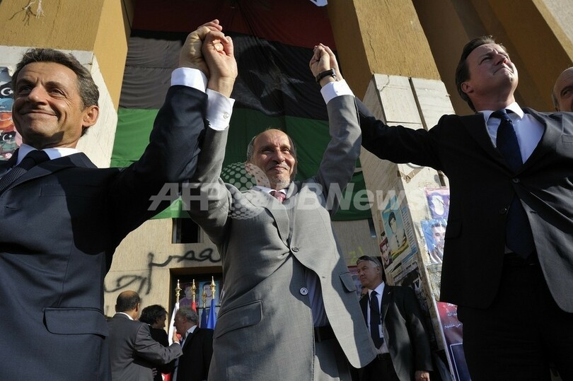 反カダフィ勢力がシルト入り、英仏首脳はリビア訪問