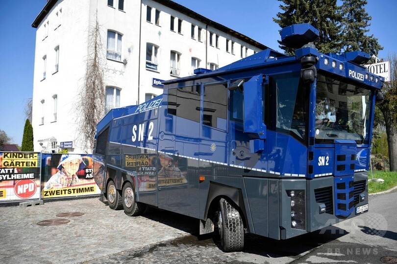 ヒトラー誕生日にネオナチが祭り ドイツ東部