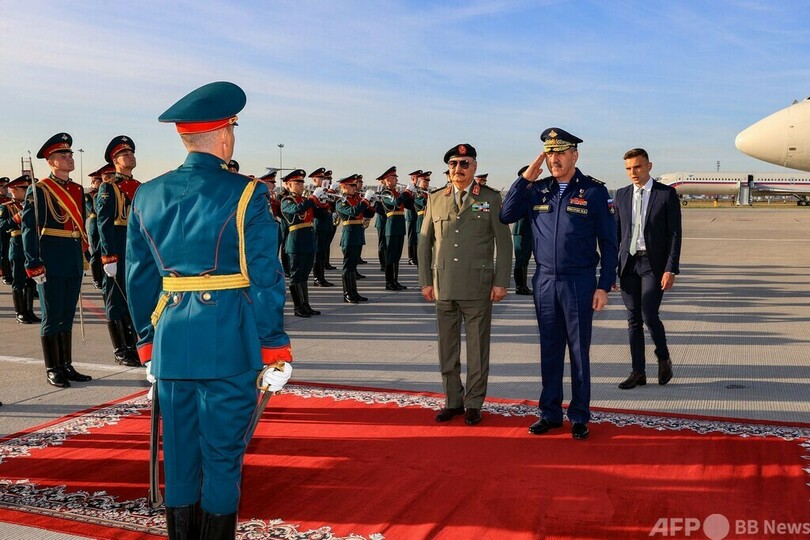 リビア東部勢力の司令官、ロシア訪問 紛争・洪水被害など協議