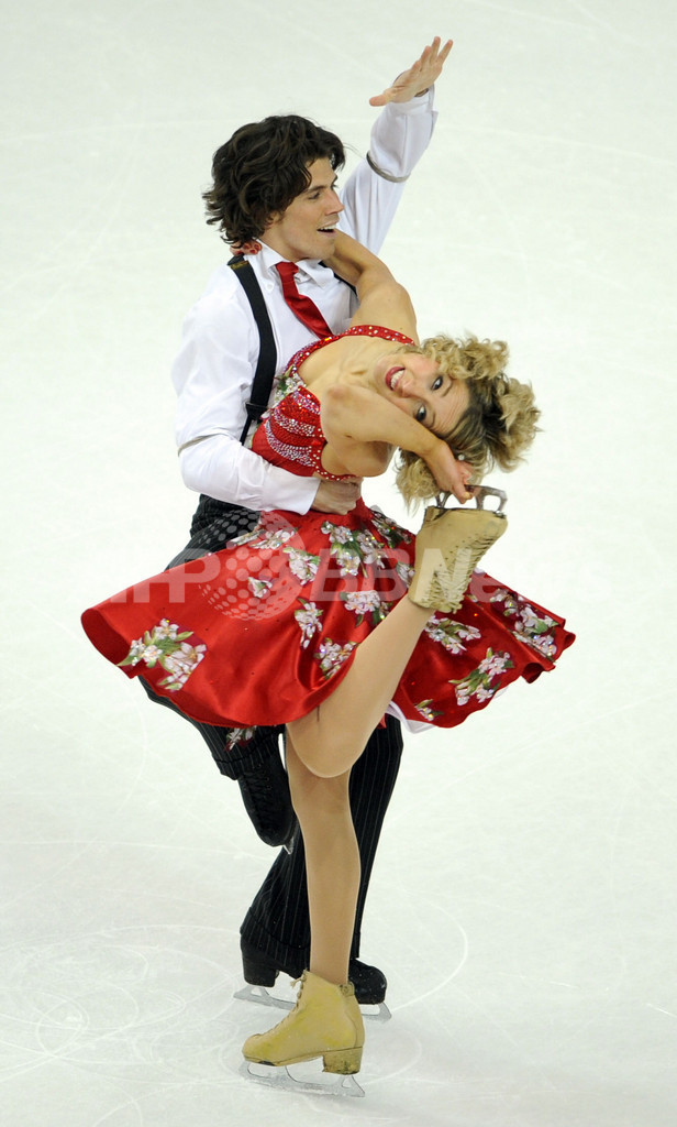 ホフロワ／ノビツキー組 ODを終えて首位を守る、フィギュア欧州選手権