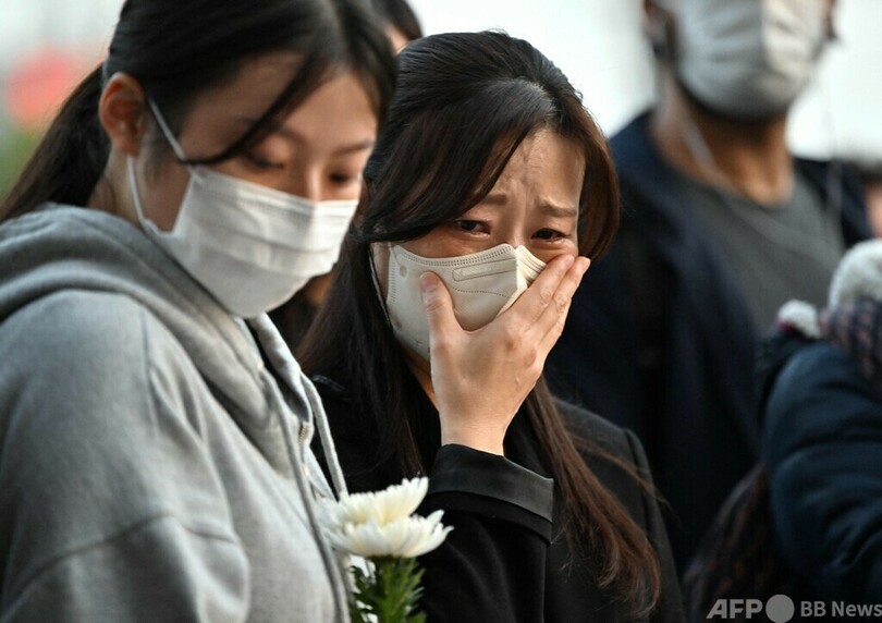 韓国警察、現場の遺留品を公開 雑踏事故の恐怖浮き彫りに