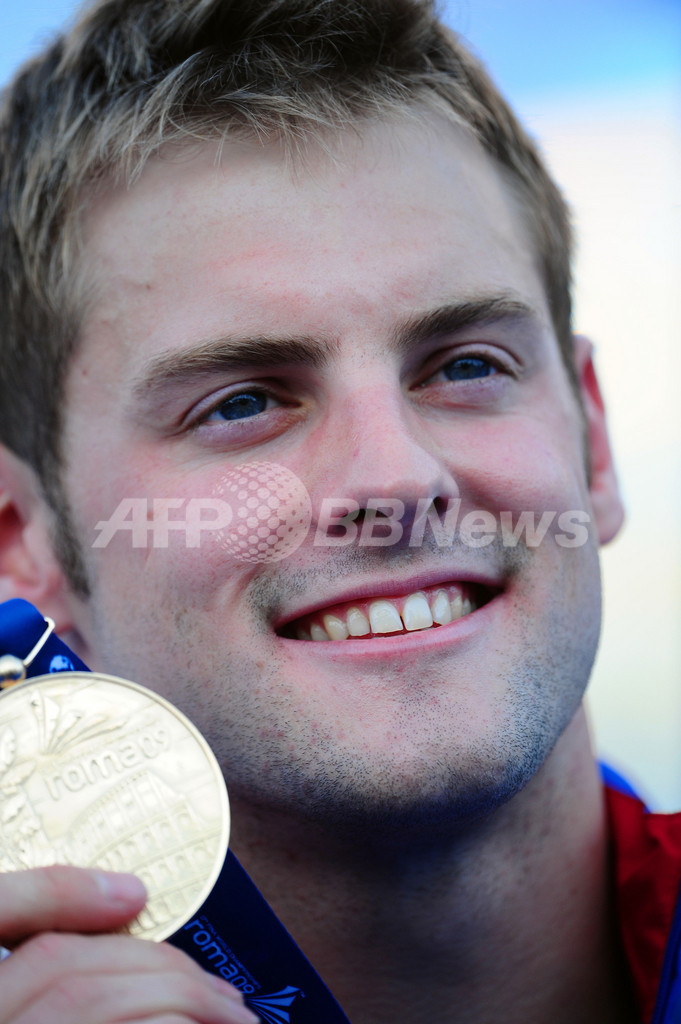 古賀が男子50メートル背泳ぎで銀 タンコックが世界新で優勝、世界水泳