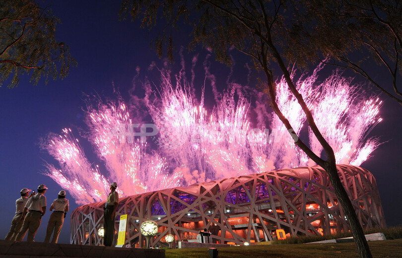 北京五輪開会式リハーサル、打ち上げ花火が夜空彩る
