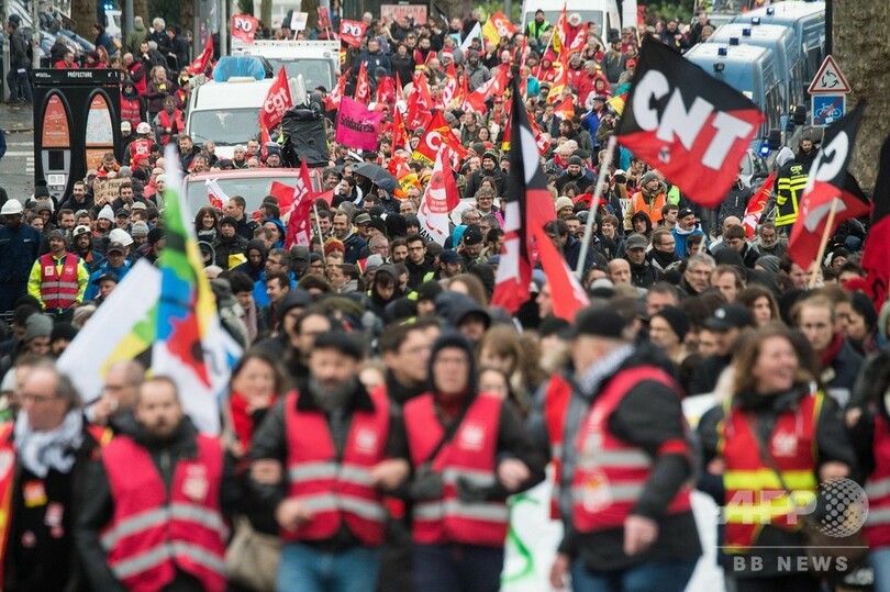 仏ゼネスト、3週間目に突入 クリスマス休暇直撃、年明けまでこう着か