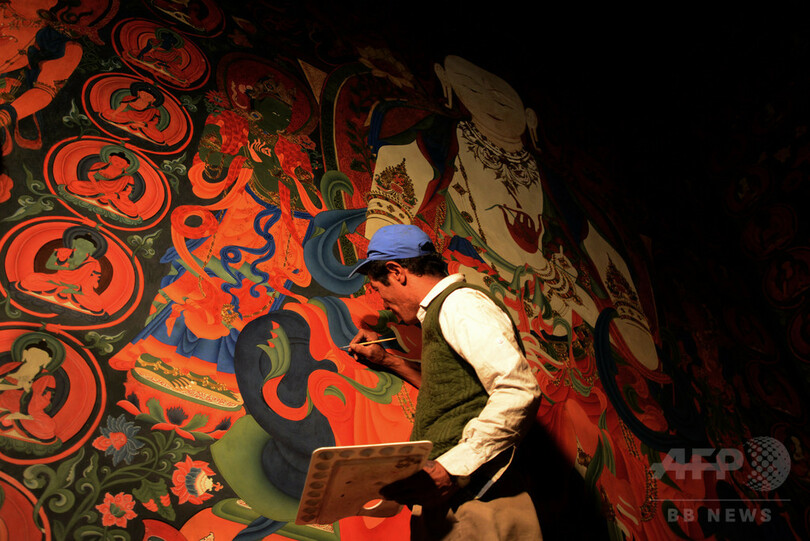 チベット仏教寺院の壁画、修復進む ネパール
