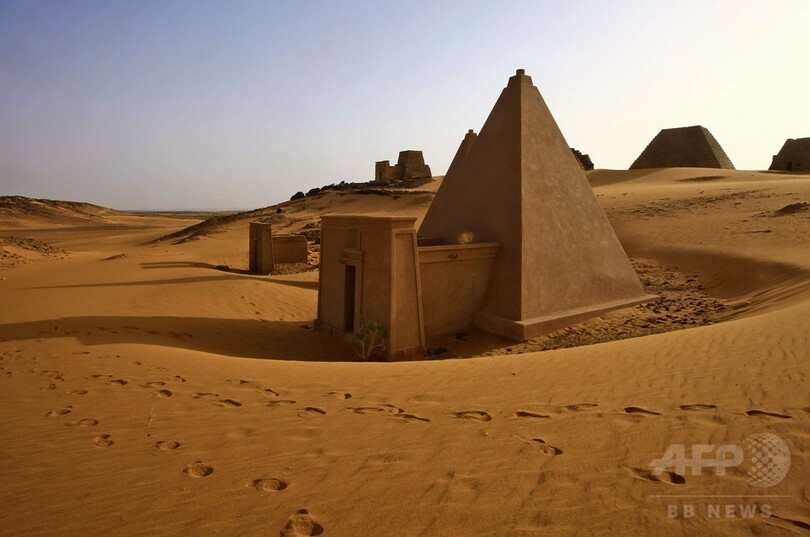 スーダンの世界遺産ピラミッドから人骨や副葬品、DNA検査へ