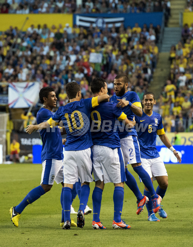 ブラジル、パトの活躍でスウェーデンに快勝 サッカー国際親善試合