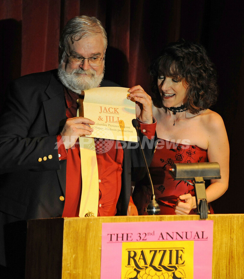 ラジー賞、A・サンドラー主演作が史上初の全部門制覇