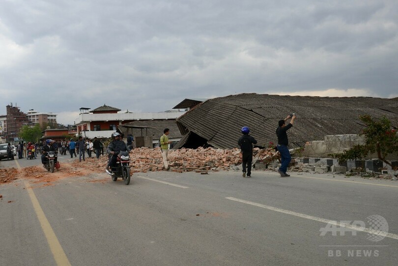 ネパールでM7.9の地震、数百人が死亡か