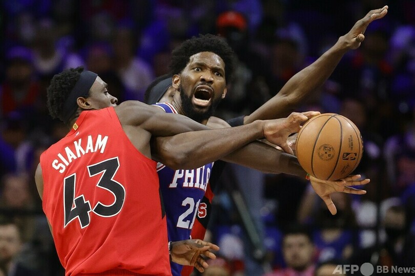 カリー復帰のウォリアーズが先勝、NBAプレーオフ