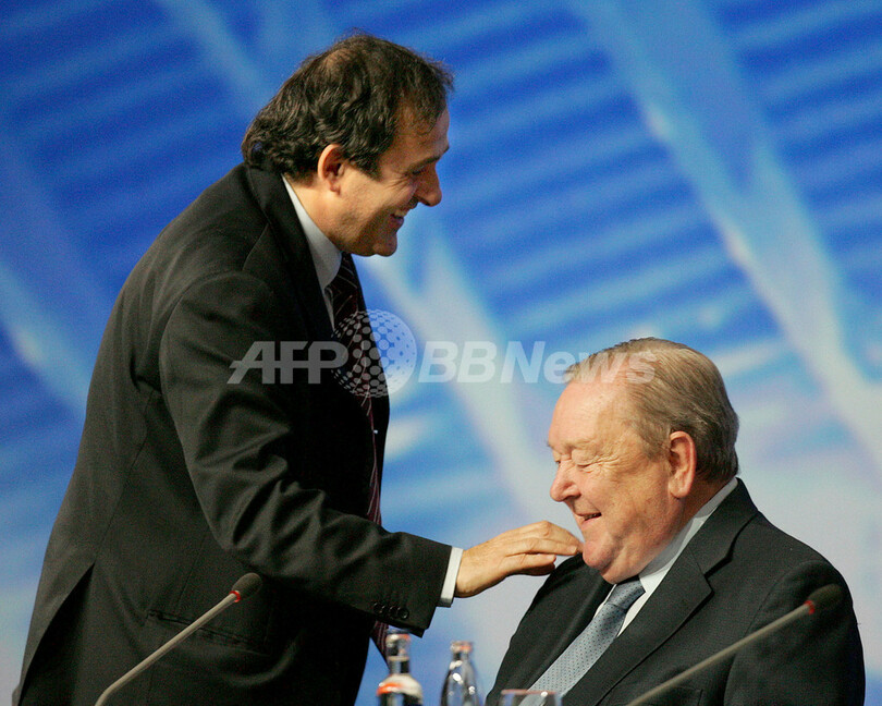 ＜サッカー＞プラティニ氏 UEFA新会長に当選 - ドイツ