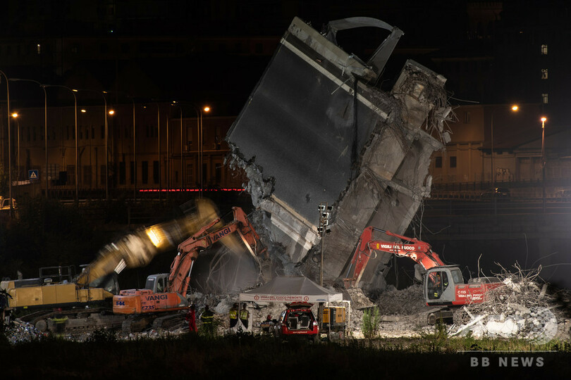 イタリア高架橋崩落 「奇跡」の救出、真下の店舗で生き埋めに…女性が証言