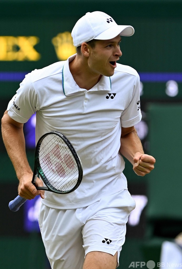 フェデラーがウィンブルドン8強敗退 今後は「焦らず結論」
