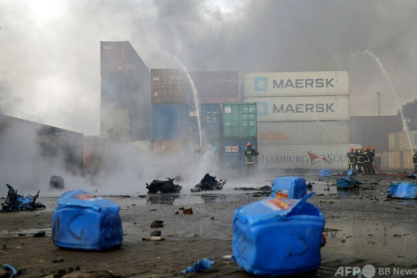 コンテナ倉庫で大規模火災、34人死亡 負傷も300人 バングラ