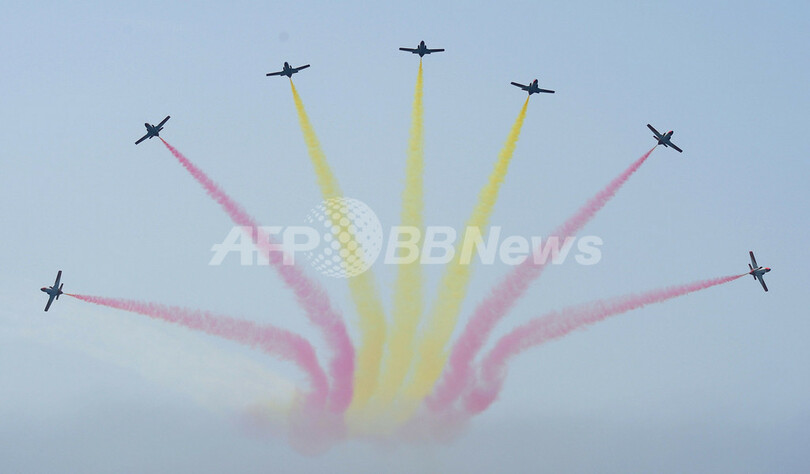 スペイン北部で航空ショー、ユーロファイターも登場
