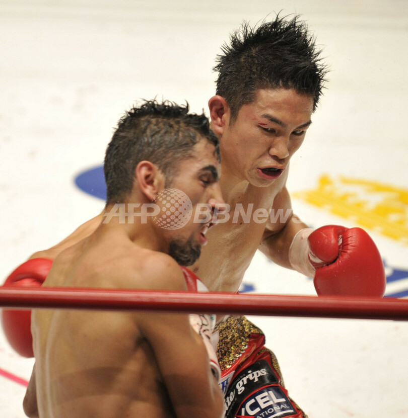 井岡 判定勝ちで初防衛飾る