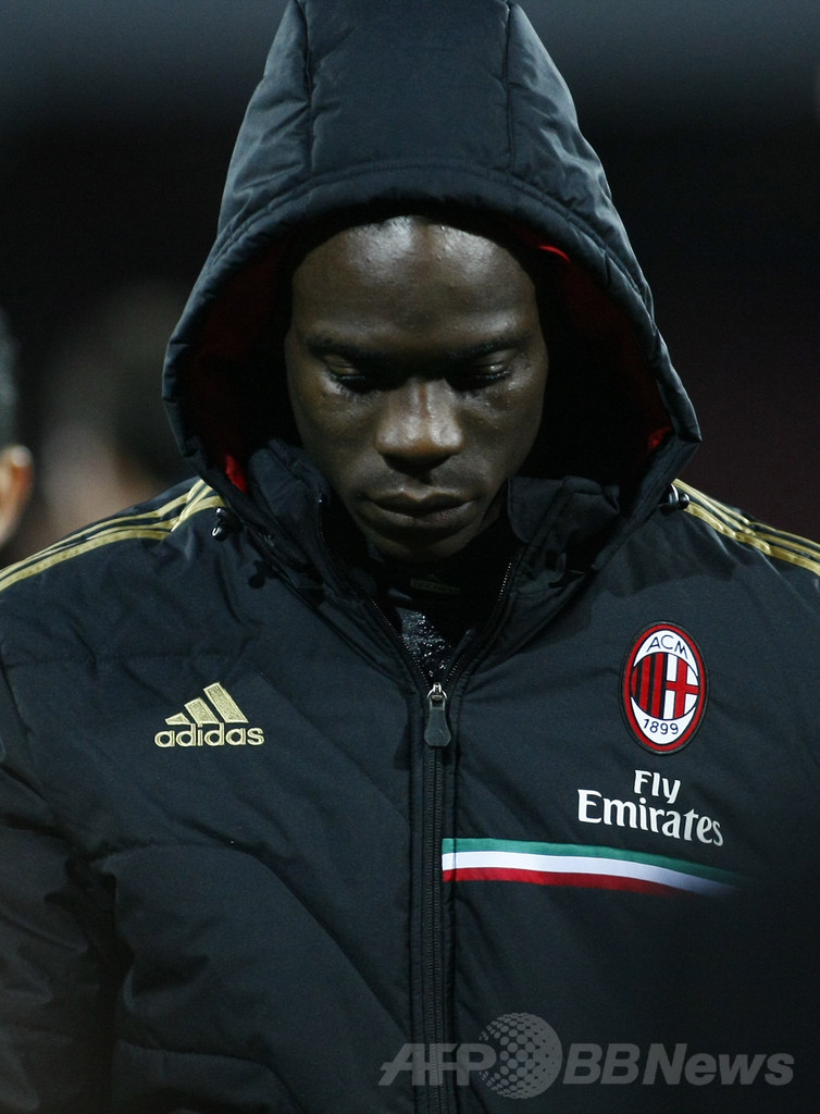 ミランがナポリに完敗、バロテッリ途中交代で涙