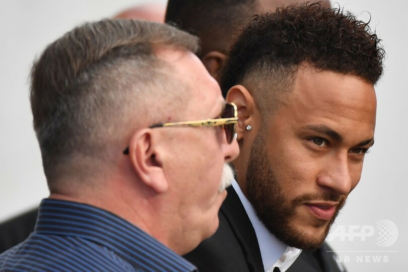 ネイマールのレイプ疑惑、警察が被害女性を名誉毀損で告訴