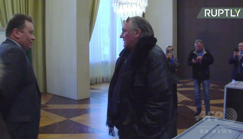 フランスより愛をこめて…ロシア国籍得たドパルデュー氏、大統領選で投票