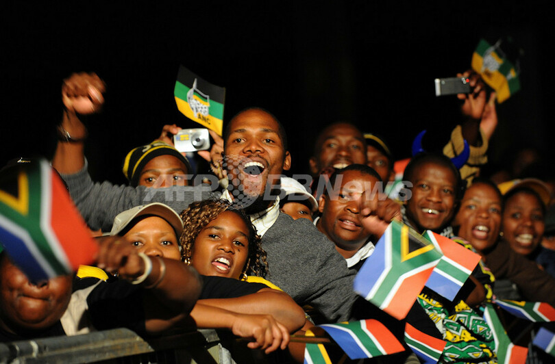 南アフリカ総選挙、与党ANC過半数獲得 ズマ氏の大統領選出ほぼ確実に