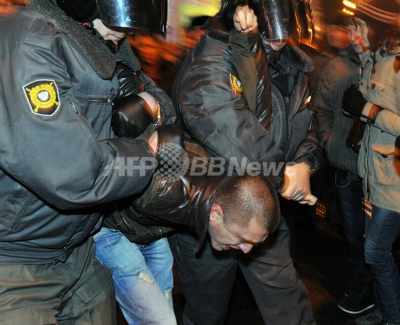 ロシア、与党の選挙不正訴える大規模集会 逮捕者数百人