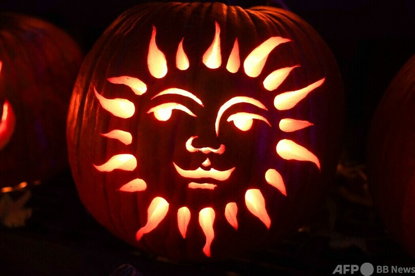 ハロウィーン控えて輝くカボチャ 米NY州