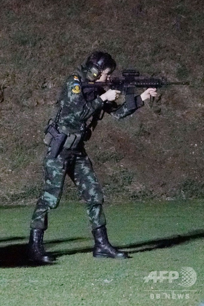 タイ国王、「不実」とした女性に再び配偶者の称号授与