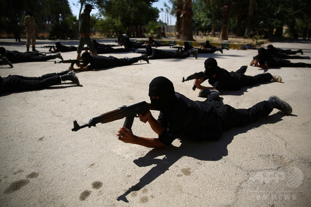 米軍が訓練したシリア反体制派、対IS戦闘参加はわずか4~5人 米軍が訓練したシリア反体制派、対IS戦闘参加はわずか4~5人