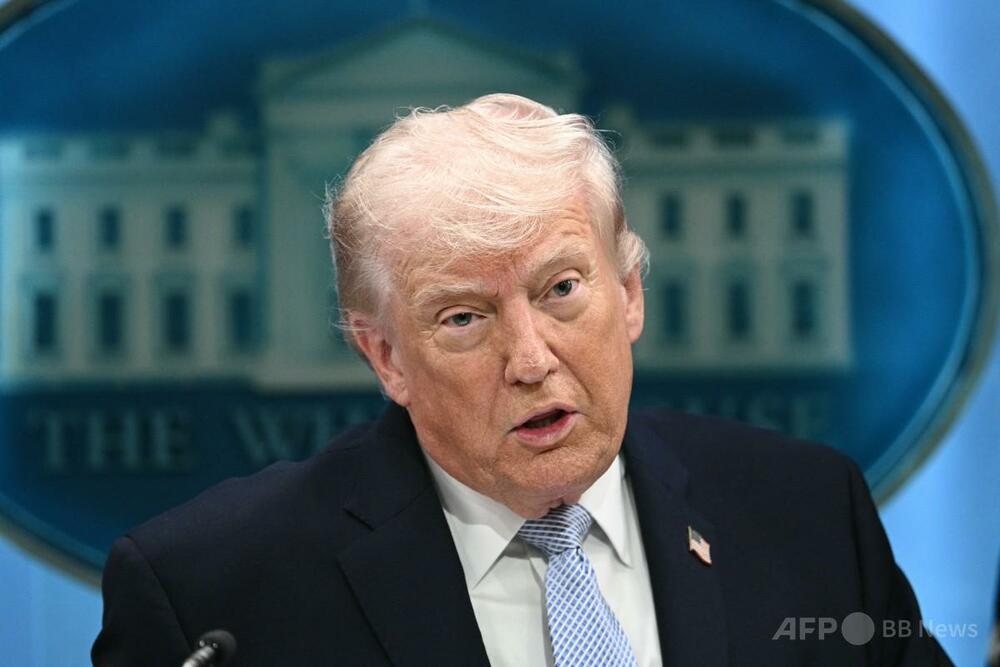 米保守内紛 トランプ氏、対イラン攻撃に反対する右派コメンテーターを非難