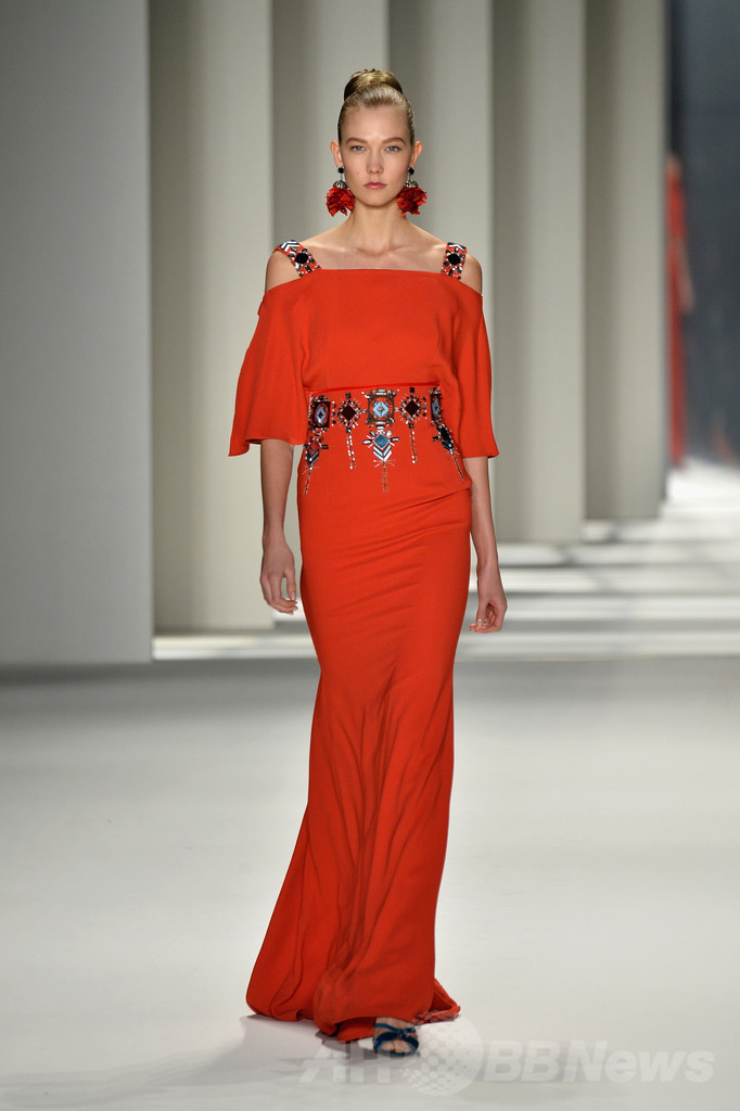 ＜14/15年秋冬NYコレクション＞キャロリーナ・ヘレラ