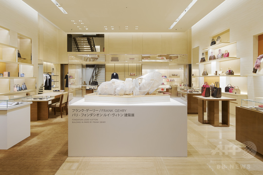 「フォンダシオン ルイ・ヴィトン 建築展」オープニングに著名人らが集結